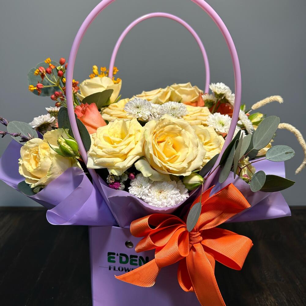 Цветы в коробке